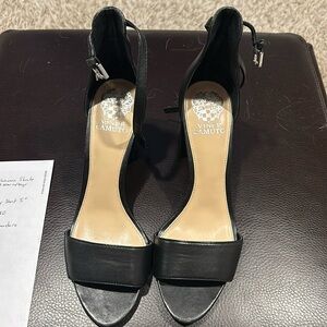Vince Camuto heels size 9.5 Style VC-Leera